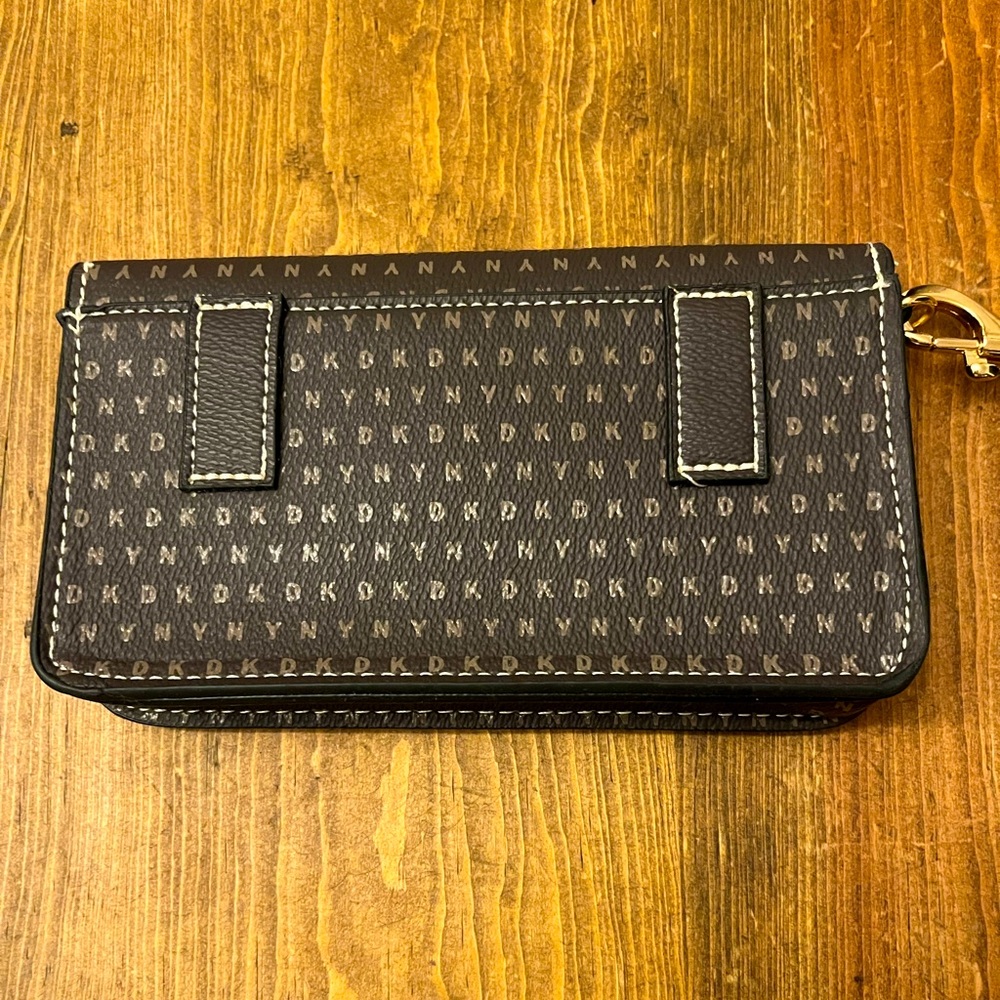 🤎DKNY Mocha Logo Convertible Belt Wristlet/ Phone Wallet NWOT - Picture 2 of 10